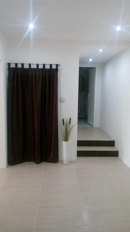 Mija Apartman S Vinnym Sklipkem, Zahradou A Grilem Каёв Экстерьер фото