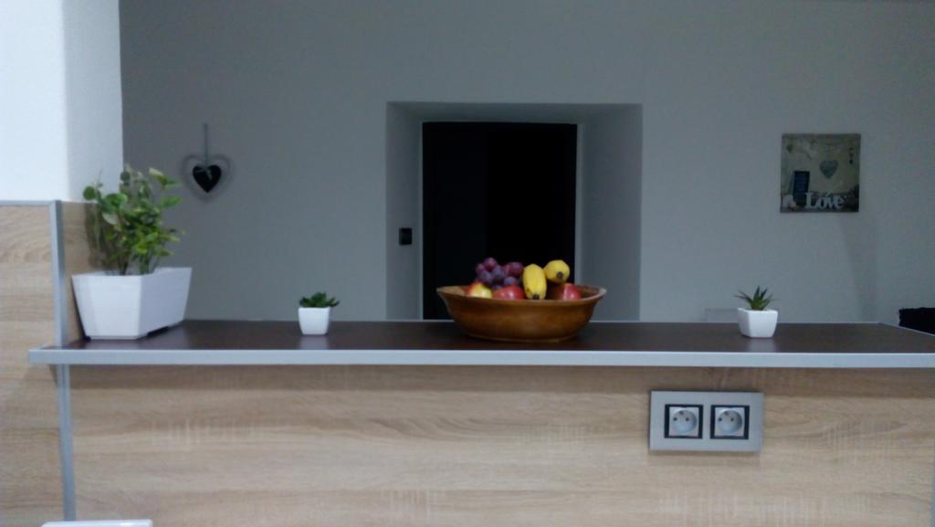 Mija Apartman S Vinnym Sklipkem, Zahradou A Grilem Каёв Экстерьер фото