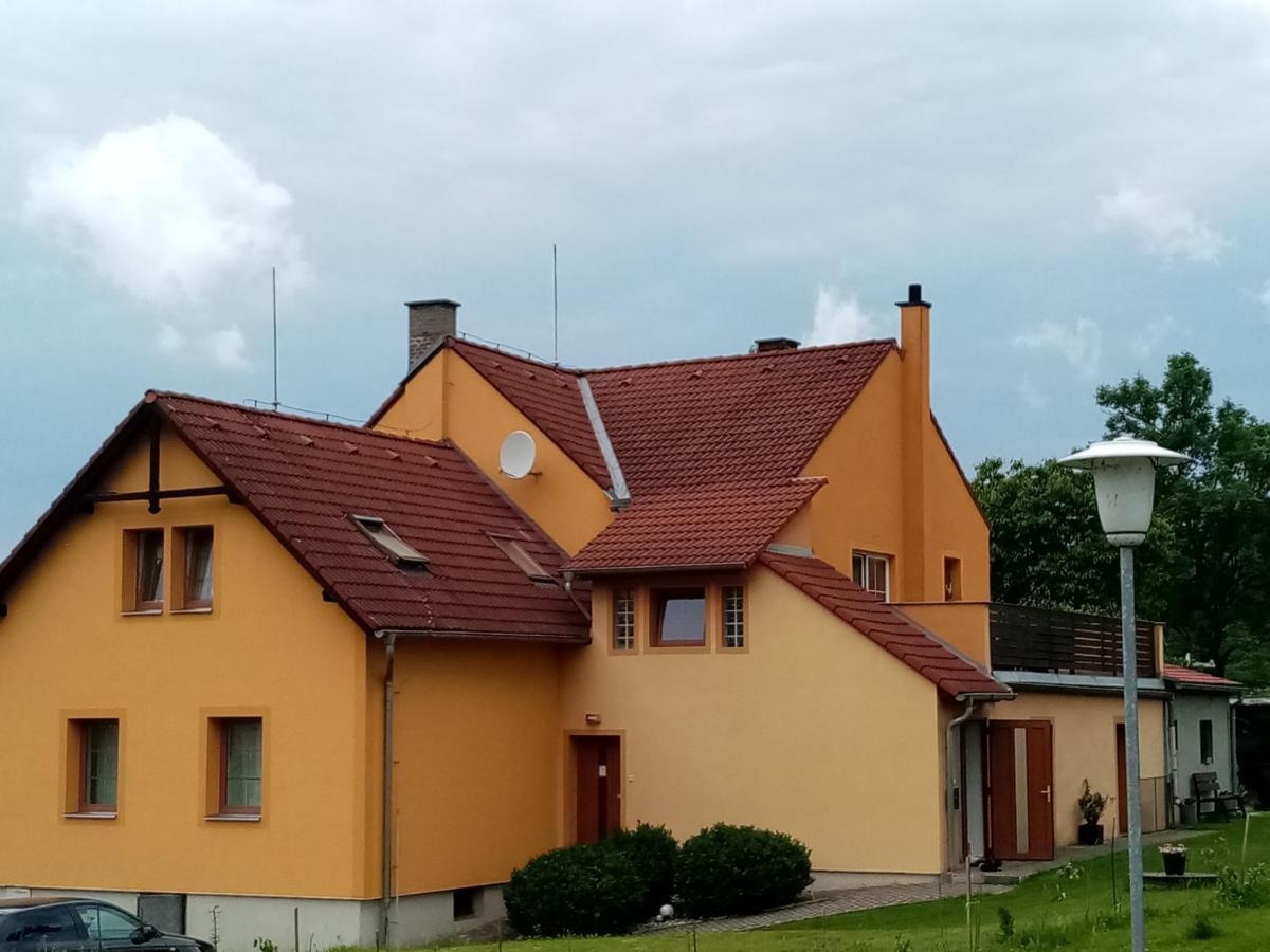 Mija Apartman S Vinnym Sklipkem, Zahradou A Grilem Каёв Экстерьер фото